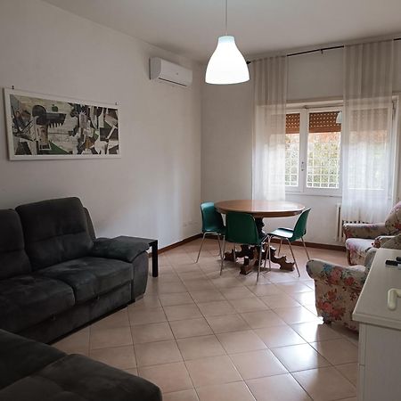 Appartamento Per 4 In Via Tiburtina, Wi-Fi, Metro B E Bus Per Il Centro E La Sapienza Rome Bagian luar foto
