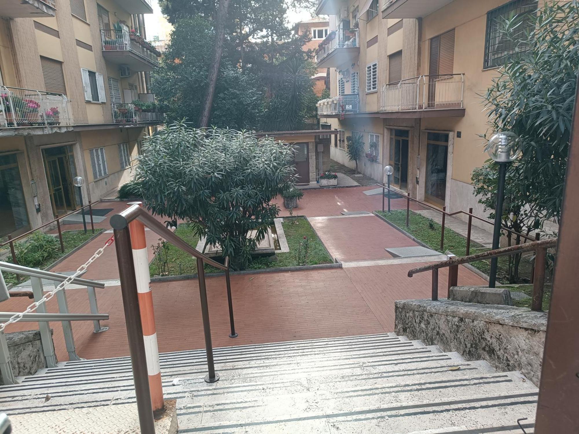 Appartamento Per 4 In Via Tiburtina, Wi-Fi, Metro B E Bus Per Il Centro E La Sapienza Rome Bagian luar foto